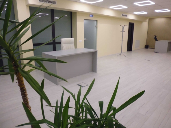Дава се под наем Офис в София, Люлин 2 - 262 кв.м за 1572 € - Снимка #1