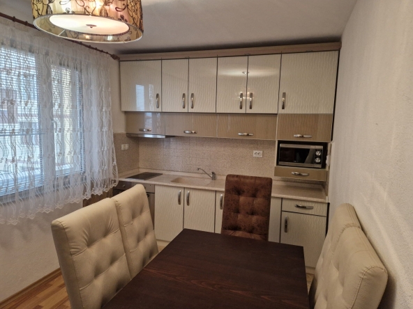 Дава се под наем Етаж от къща в Асеновград - 80 кв.м за 306 € - Снимка #1