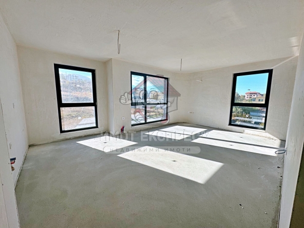 Тристаен апартамент в Асеновград - 93 кв.м за 1000 €/кв.м - Снимка #1