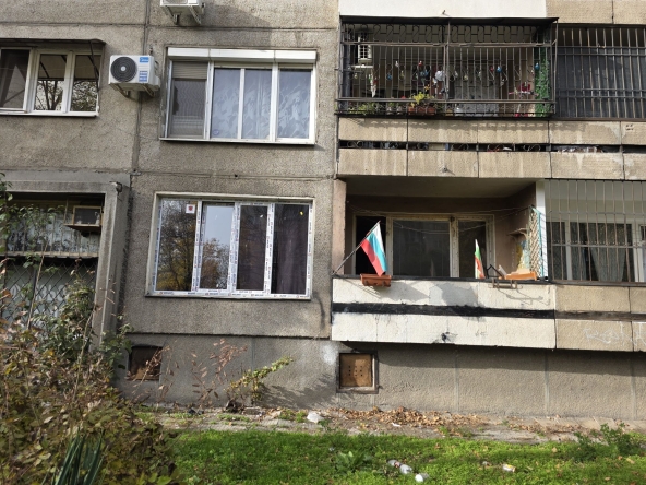Дава се под наем Тристаен апартамент в София, Надежда 1 - 88 кв.м за 357 € - Снимка #1