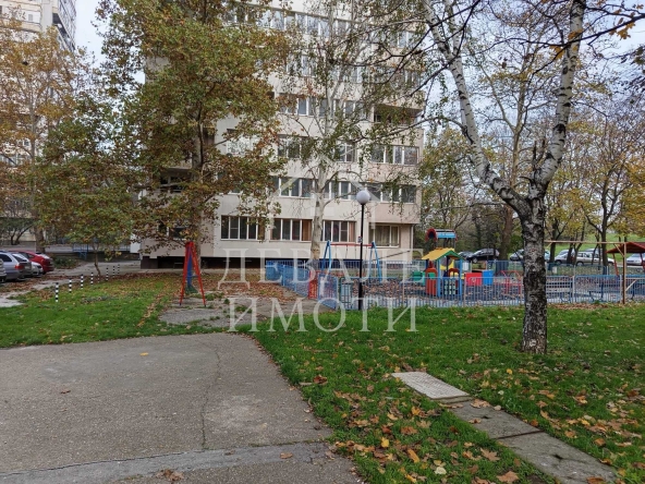 Дава се под наем Тристаен апартамент в Русе, Здравец Север 1 - 88 кв.м за 280 € - Снимка #1