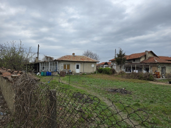 Къща в Казанлък - 70 кв.м за 357 €/кв.м - Снимка #1