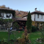 Дава се под наем Къща в с. Тученица, Област Плевен - 240 кв.м за 331.5 € - Снимка #1