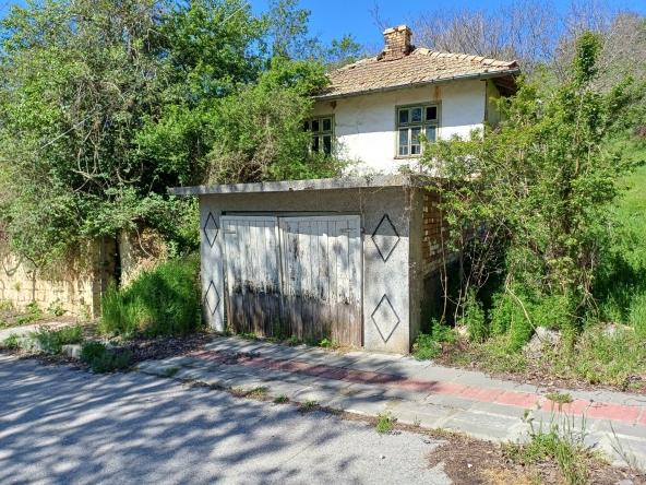 Къща в с. Люблен, Област Търговище - 140 кв.м за 33 €/кв.м - Снимка #1