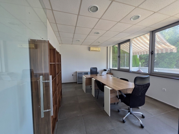 Дава се под наем Офис в Стара Загора, Ремиза - 85 кв.м за 408 € - Снимка #1