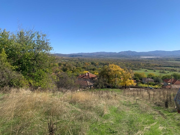 Парцел в Карлово - 9329 кв.м за 60 €/кв.м - Снимка #1