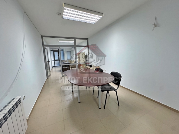 Дава се под наем Офис в Асеновград - 40 кв.м за 199.41 € - Снимка #1
