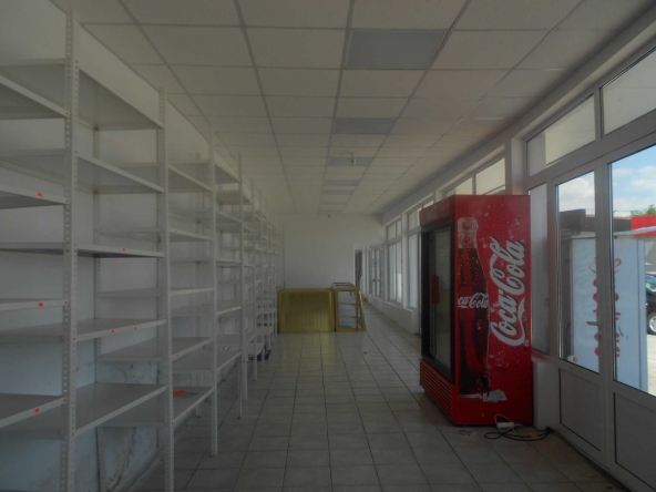 Дава се под наем Магазин в Свиленград - 100 кв.м за 765 € - Снимка #1