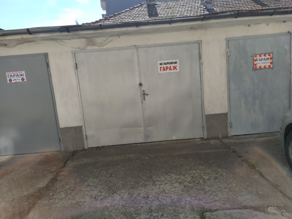 Дава се под наем Гараж / Паркомясто в Стара Загора, Опълченски - 19 кв.м за 102 € - Снимка #1