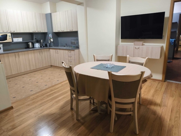 Дава се под наем Тристаен апартамент в Варна, Конфуто - 104 кв.м за 598.23 € - Снимка #1