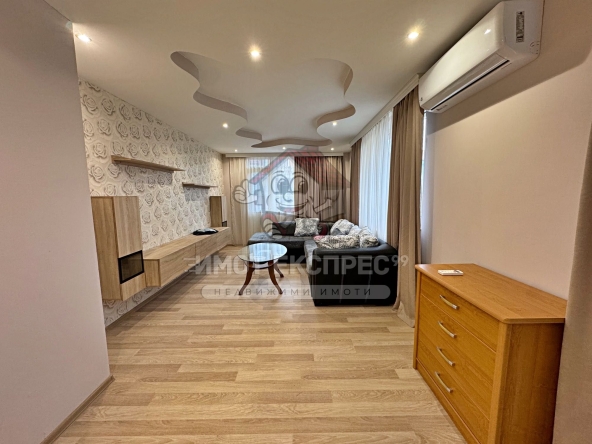 Дава се под наем Етаж от къща в Асеновград - 100 кв.м за 398.82 € - Снимка #1