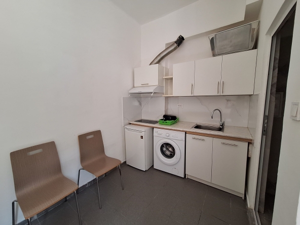 Дава се под наем Едностаен апартамент в София, Лозенец - 27 кв.м за 348.84 € - Снимка #1