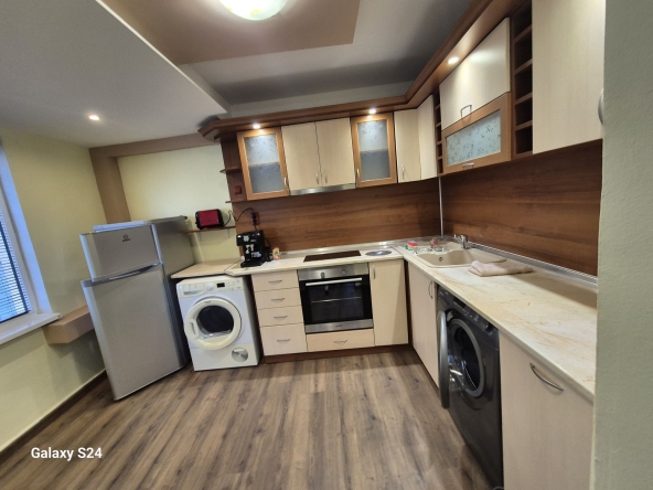 Дава се под наем Тристаен апартамент в Варна, Младост 1 - 100 кв.м за 698.19 € - Снимка #1