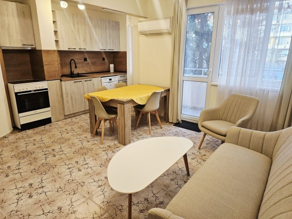 Дава се под наем Тристаен апартамент в Варна, Христо Ботев - 90 кв.м за 698.19 € - Снимка #1