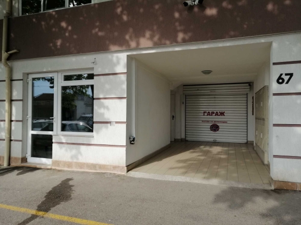 Дава се под наем Магазин в Бургас, Братя Миладинови - 18 кв.м за 224.4 € - Снимка #1