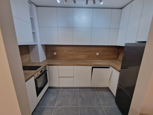 Дава се под наем Двустаен апартамент в Пловдив, Остромила - 70 кв.м за 568.14 € - Снимка #1