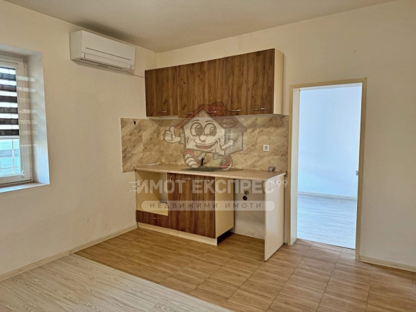 Дава се под наем Тристаен апартамент в Асеновград - 70 кв.м за 209.1 € - Снимка #1