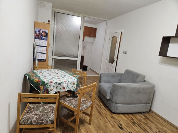 Дава се под наем Двустаен апартамент в Варна, Цветен квартал - 54 кв.м за 298.86 € - Снимка #1