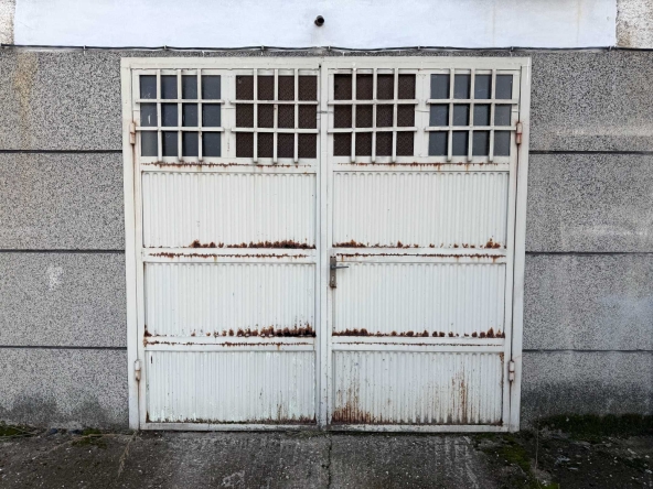 Дава се под наем Гараж / Паркомясто в Габрово, Център - 20 кв.м за 79.56 € - Снимка #1