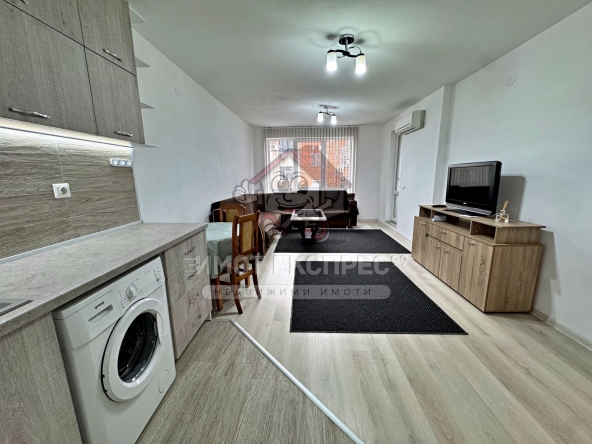 Дава се под наем Двустаен апартамент в Асеновград - 65 кв.м за 398.82 € - Снимка #1