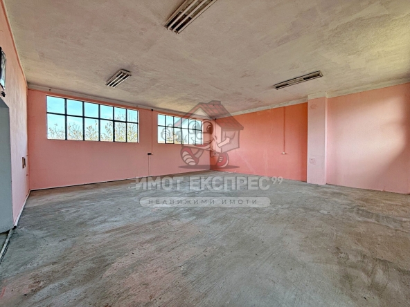 Дава се под наем Промишлена сграда в Асеновград - 388 кв.м за 612 € - Снимка #1