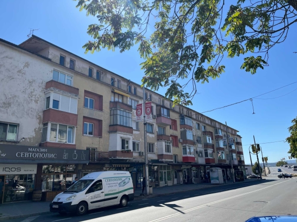 Двустаен апартамент в Казанлък - 75 кв.м за 1462 €/кв.м - Снимка #1