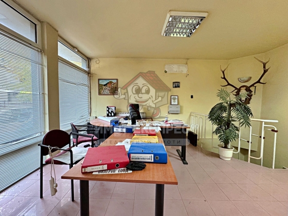 Дава се под наем Офис в Асеновград - 80 кв.м за 306 € - Снимка #1