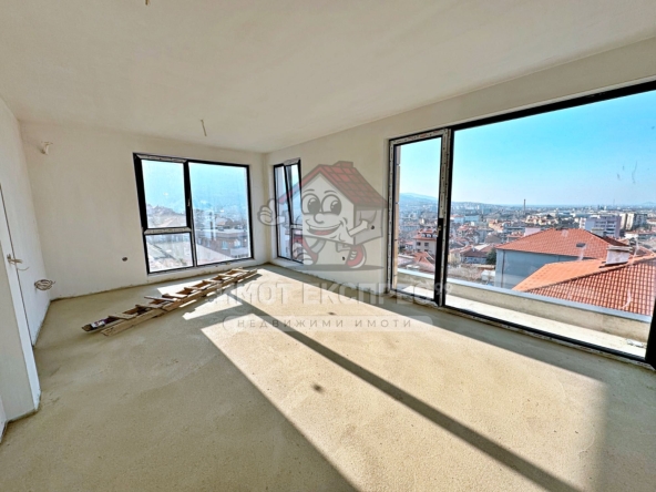 Тристаен апартамент в Асеновград - 137 кв.м за 666 €/кв.м - Снимка #1