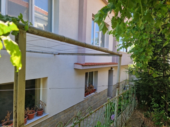 Етаж от къща в Асеновград - 160 кв.м за 478 €/кв.м - Снимка #1