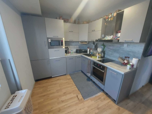 Тристаен апартамент в Търговище, Център - 80 кв.м за 765 €/кв.м - Снимка #1