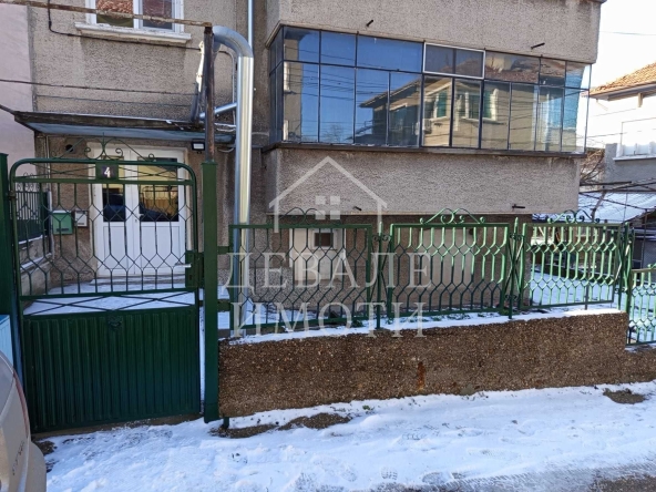 Етаж от къща в Русе, Дружба 2 - 108 кв.м за 591 €/кв.м - Снимка #1