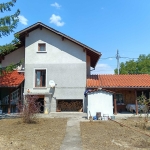 Къща в с. Избеглии, Област Пловдив - 1300 кв.м за 58 €/кв.м - Снимка #1