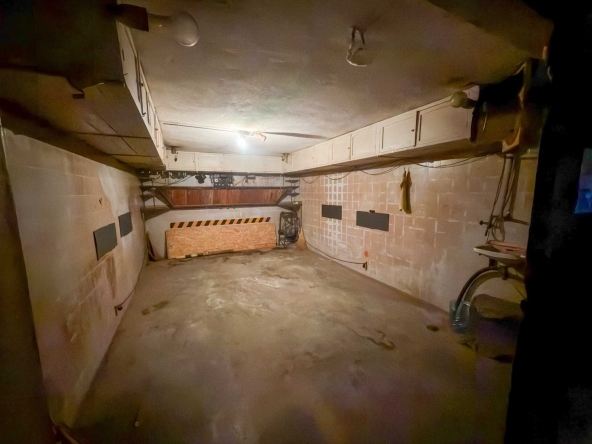 Дава се под наем Гараж / Паркомясто в Варна, Център - 17 кв.м за 149.43 € - Снимка #1