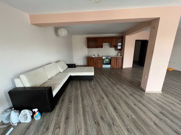 Тристаен апартамент в Казанлък - 85 кв.м за 2100 €/кв.м - Снимка #1