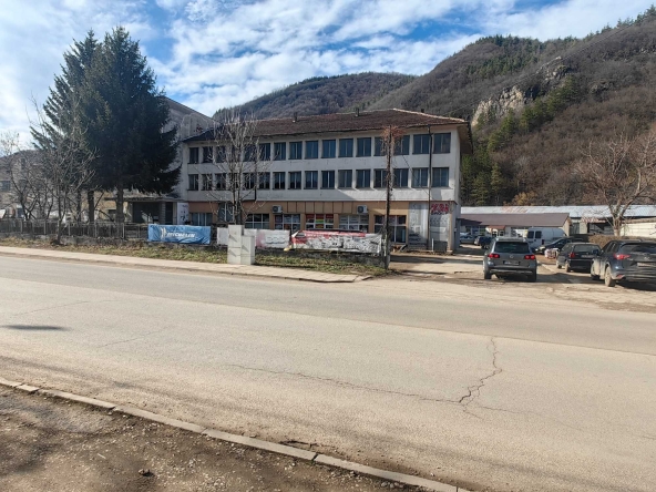 Промишлена сграда в София, 7-ми 11-ти километър - 520 кв.м за 173 €/кв.м - Снимка #1