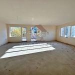 Тристаен апартамент в Асеновград - 126 кв.м за 607 €/кв.м - Снимка #1