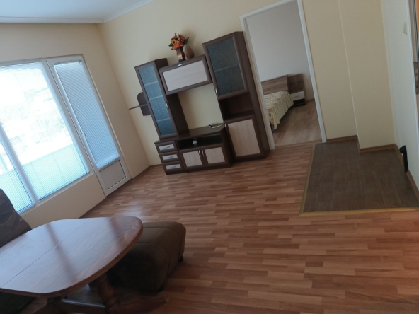 Дава се под наем Двустаен апартамент в Карлово - 67 кв.м за 229.5 € - Снимка #1