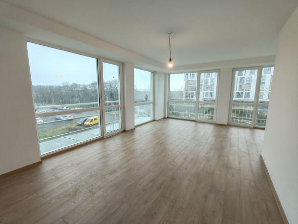 Тристаен апартамент в Бургас, Сарафово - 105 кв.м за 486 €/кв.м - Снимка #1