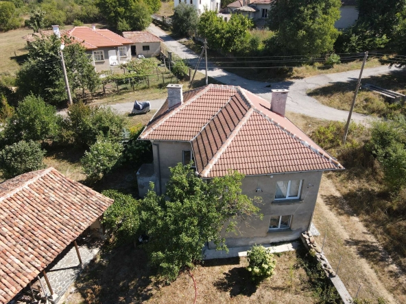 Къща в с. Изворово, Област Търговище - 140 кв.м за 272 €/кв.м - Снимка #1