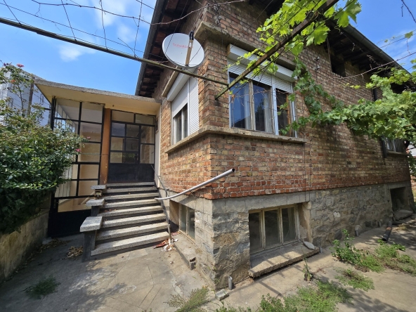 Къща в Казанлък - 90 кв.м за 879 €/кв.м - Снимка #1