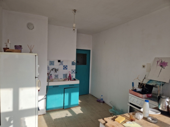 Дава се под наем Тристаен апартамент в Асеновград - 60 кв.м за 209.1 € - Снимка #1