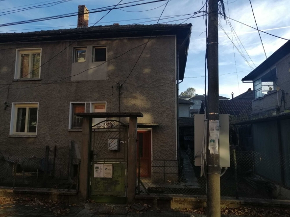 Етаж от къща в Елена - 80 кв.м за 638 €/кв.м - Снимка #1