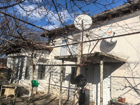 Къща в Казанлък - 100 кв.м за 357 €/кв.м - Снимка #1