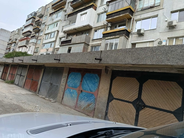 Гараж / Паркомясто в Добрич, Иглика - 22 кв.м за 231 €/кв.м - Снимка #1