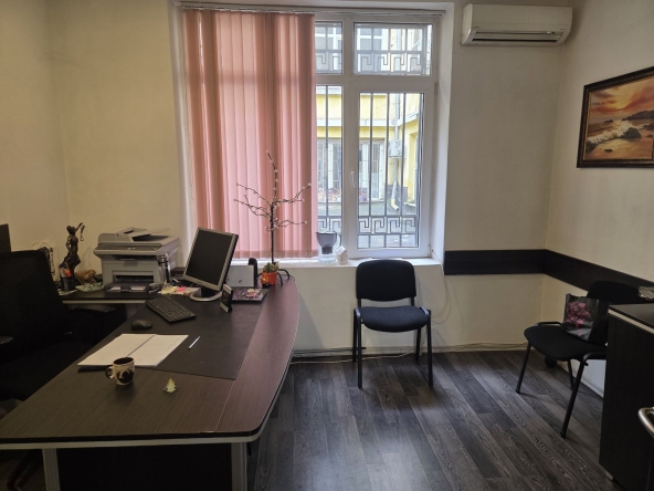 Офис в София, Център - 15 кв.м за 2720 €/кв.м - Снимка #1