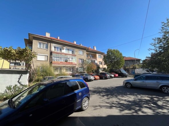 Четиристаен апартамент в Казанлък - 135 кв.м за 582 €/кв.м - Снимка #1
