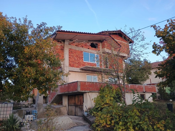 Къща в с. Алдомировци, Област София-област - 336 кв.м за 425 €/кв.м - Снимка #1