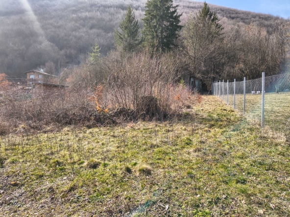 Парцел в Своге - 607 кв.м за 7 €/кв.м - Снимка #1