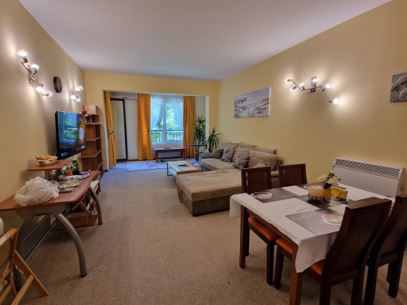 Дава се под наем Двустаен апартамент в к.к. Златни пясъци - 80 кв.м за 578.34 € - Снимка #1