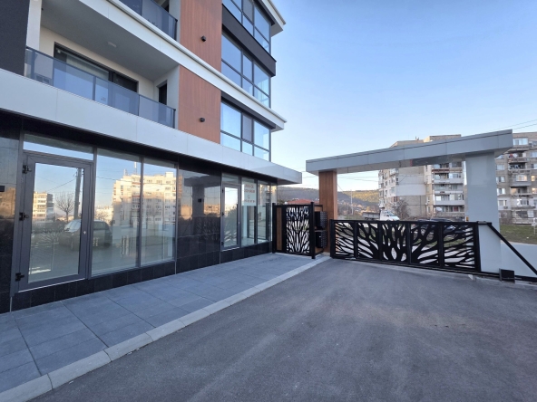 Тристаен апартамент в Шумен, Боян Българанов 1 - 80 кв.м за 1039 €/кв.м - Снимка #1